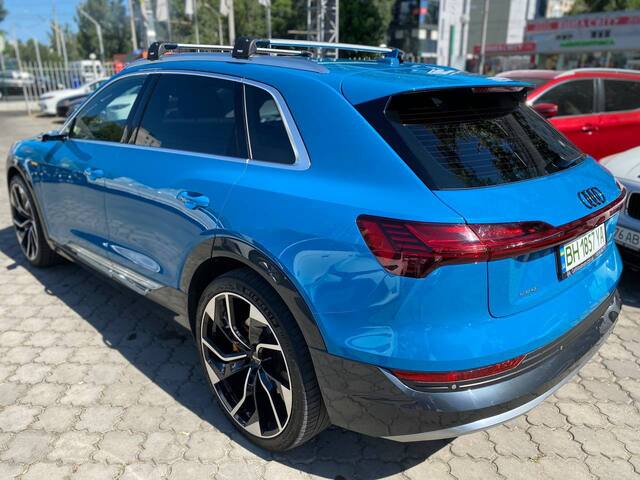 Срочная продажа авто Audi e-tron 2019  фото 6