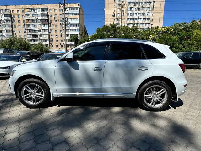 Срочная продажа авто Audi Q5 Premium Plus фото 4