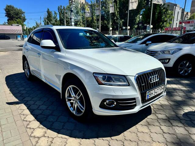 Срочная продажа авто Audi Q5 Premium Plus фото 3