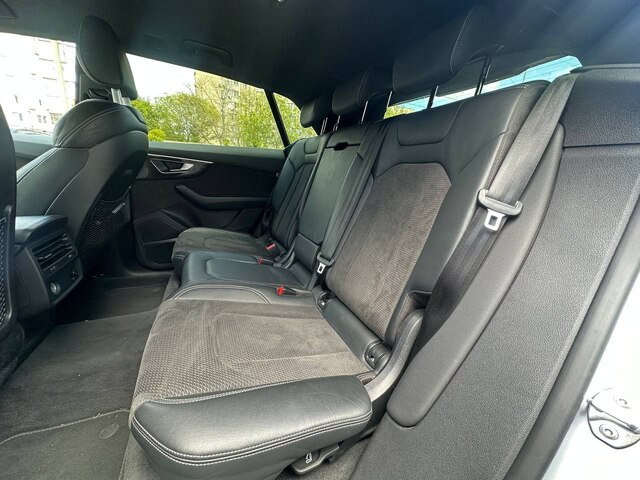 Срочная продажа авто Audi Q8 фото 3
