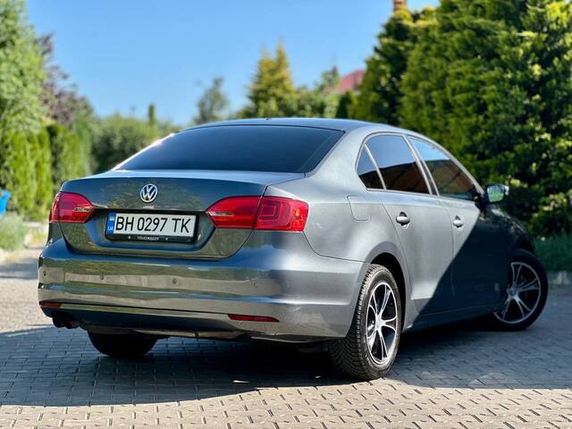 Срочная продажа авто Volkswagen Jetta фото 4