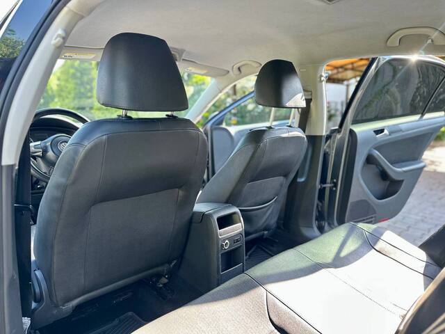 Срочная продажа авто Volkswagen Jetta фото 3