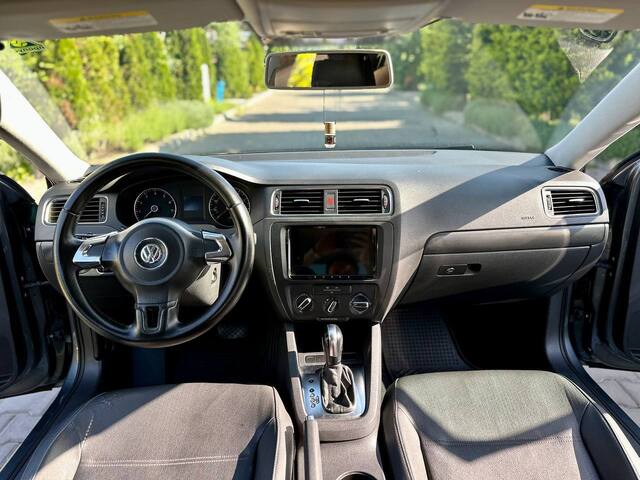 Срочная продажа авто Volkswagen Jetta фото 2