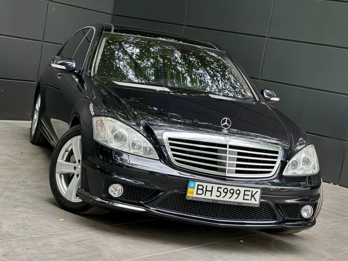 Mercedes-Benz S-Class 550