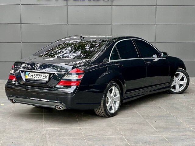 Срочная продажа авто Mercedes-Benz S-Class 550 фото 5