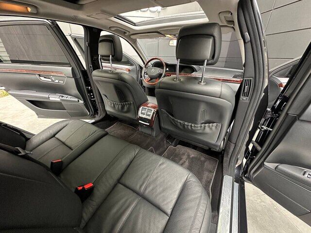 Срочная продажа авто Mercedes-Benz S-Class 550 фото 2