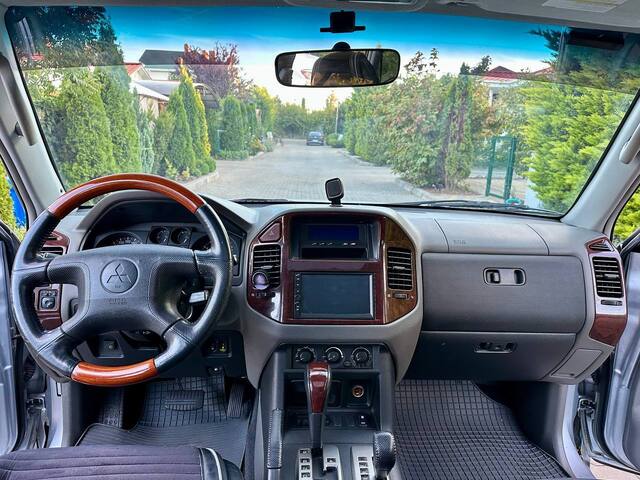 Срочная продажа авто Mitsubishi Pajero фото 2