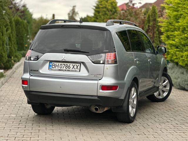 Срочная продажа авто Mitshubishi Outlander фото 2