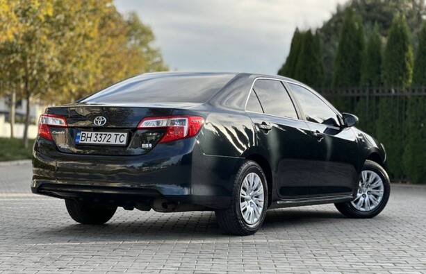 Срочная продажа авто Toyota Camry фото 6