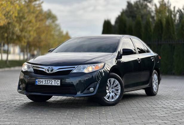Срочная продажа авто Toyota Camry фото 5