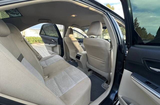 Срочная продажа авто Toyota Camry фото 3