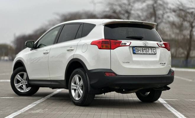 Срочная продажа авто Toyota RAV4 фото 7
