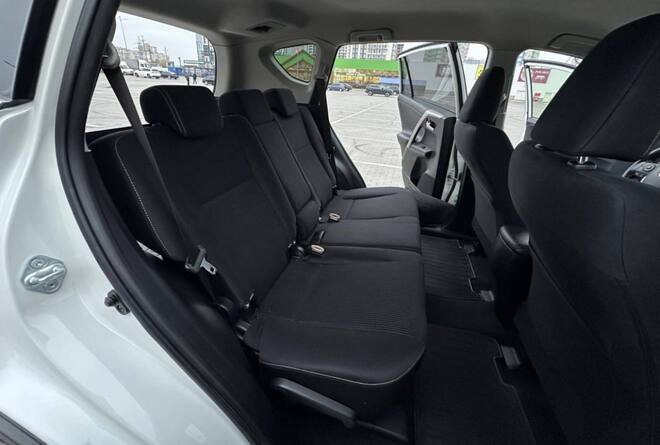 Срочная продажа авто Toyota RAV4 фото 4