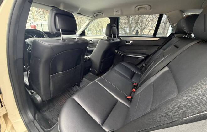 Срочная продажа авто Mercedes-Benz E-Class фото 5