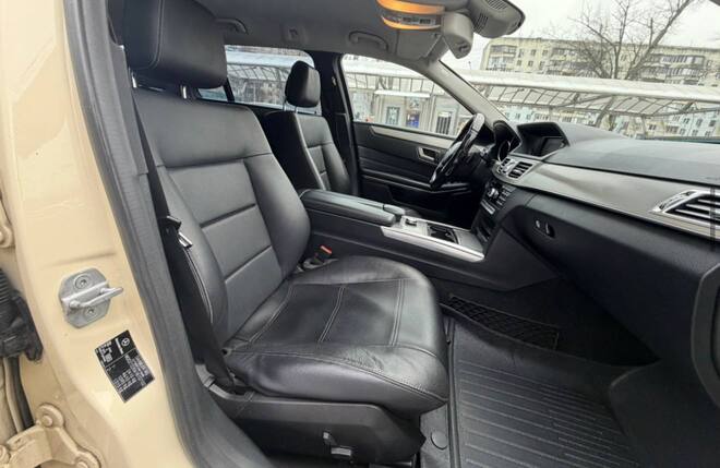 Срочная продажа авто Mercedes-Benz E-Class фото 2