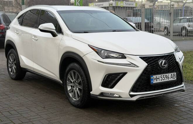 Срочная продажа авто Lexus NX фото 4