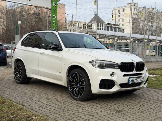 Срочная продажа авто BMW X5 фото 2