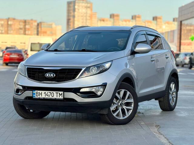 Срочная продажа авто Kia Sportage фото 3