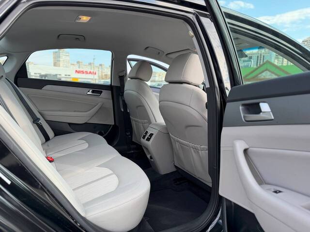 Срочная продажа авто Hyundai Sonata фото 4