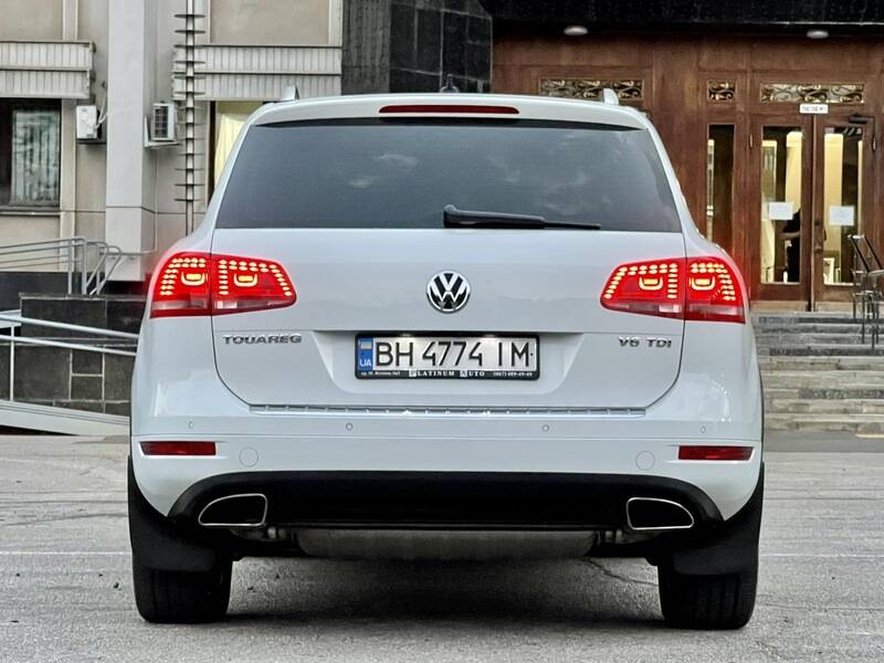 Срочная продажа авто Volkswagen Toureg фото 13