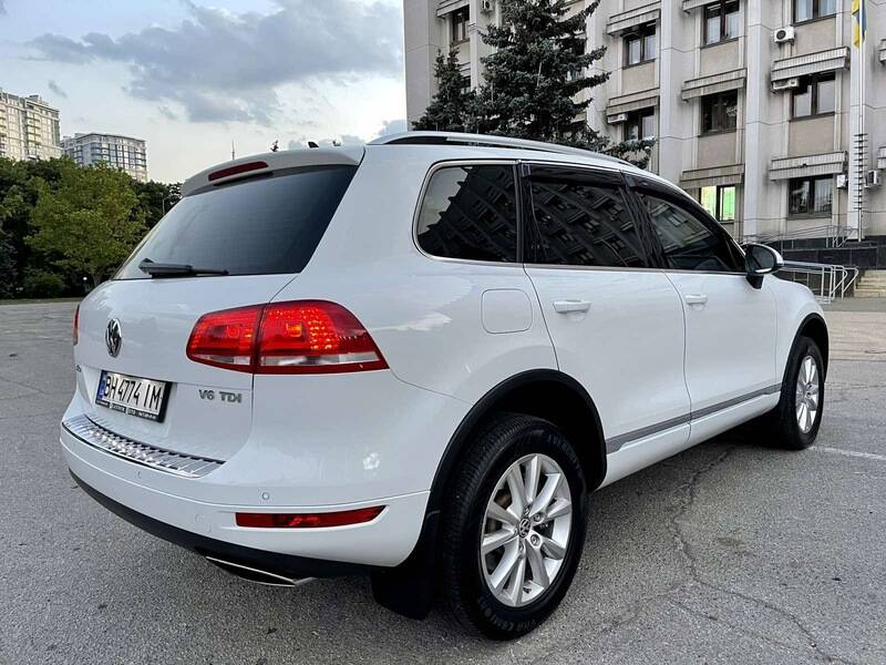 Срочная продажа авто Volkswagen Toureg фото 4