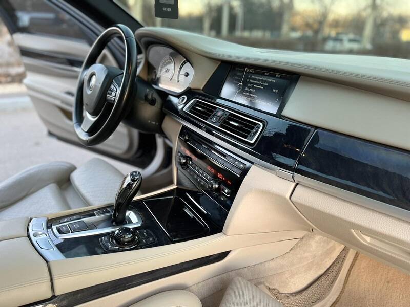 Срочная продажа авто BMW 750 фото 14