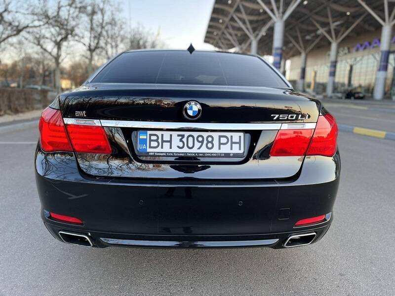 Срочная продажа авто BMW 750 фото 7