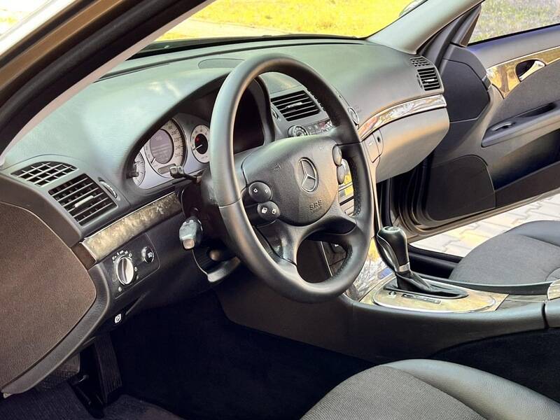 Срочная продажа авто Mersedec-Benz E-class фото 16