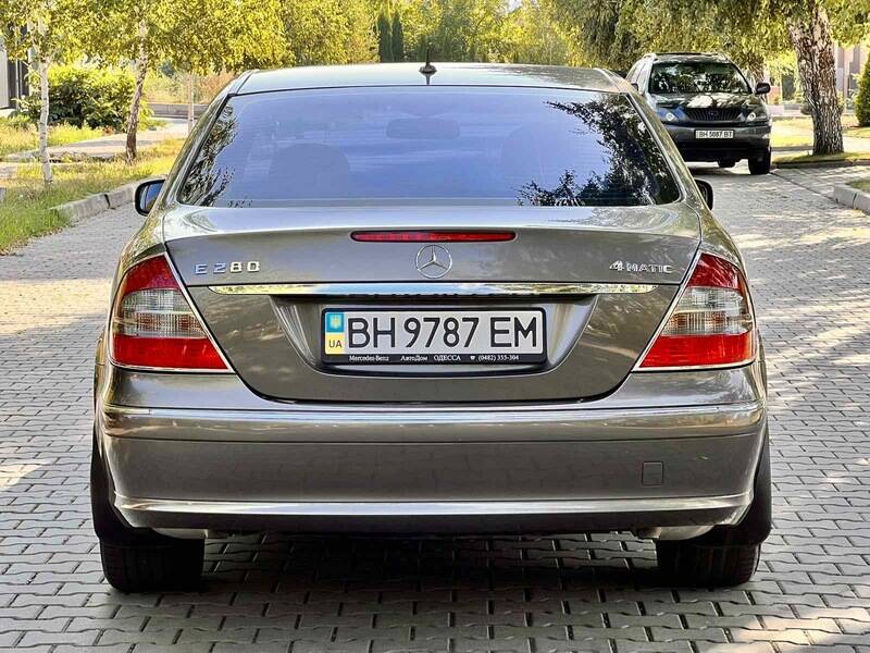 Срочная продажа авто Mersedec-Benz E-class фото 3