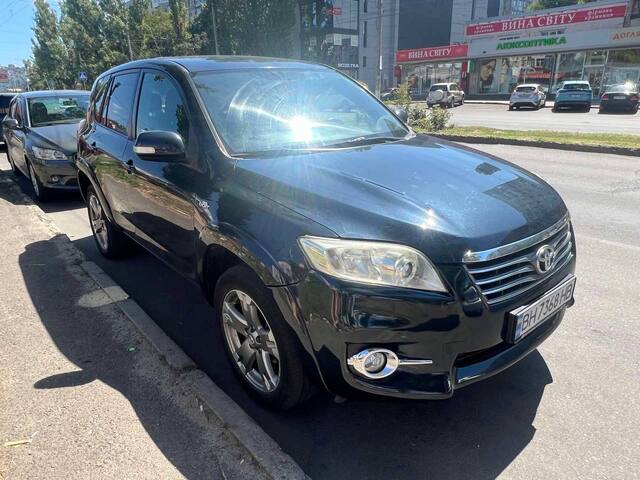 Срочная продажа авто Toyota RAV4 фото 1