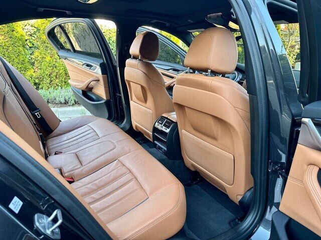 Срочная продажа авто BMW 530e фото 6