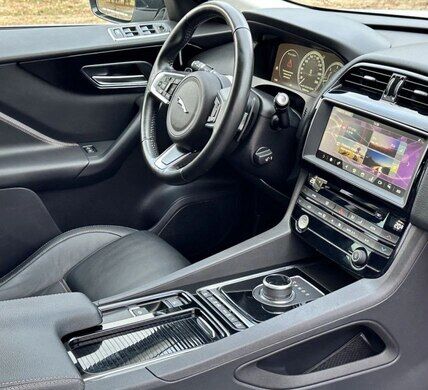 Срочная продажа авто Jaguar F-Pace фото 3