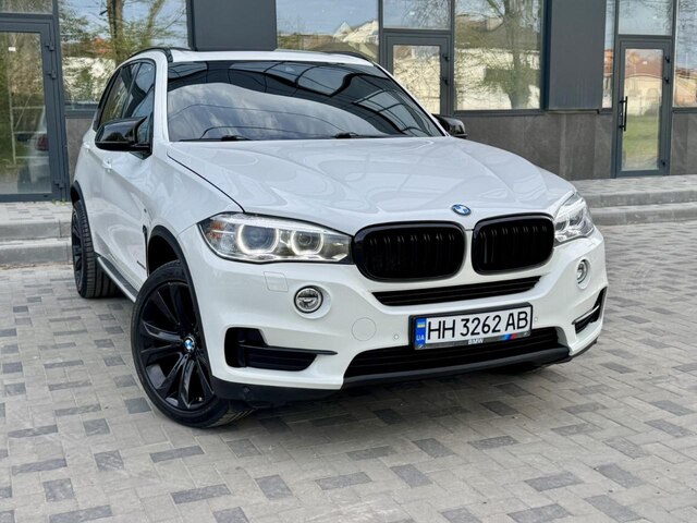 Срочная продажа авто BMW X5 F15 фото 6