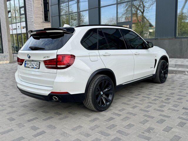 Срочная продажа авто BMW X5 F15 фото 5