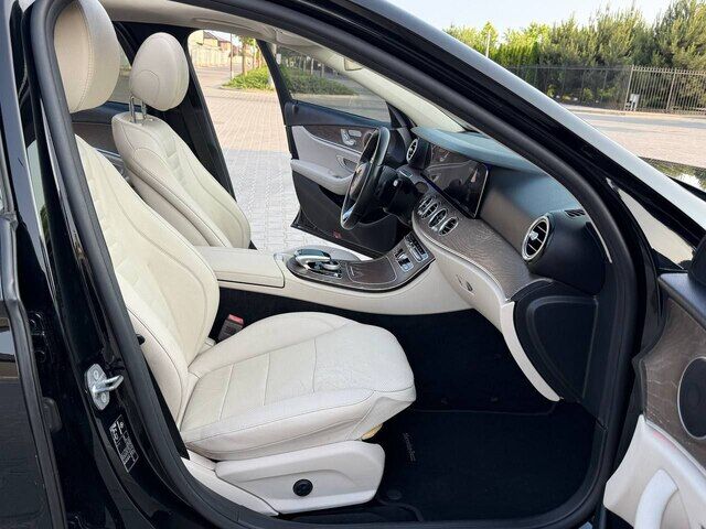 Срочная продажа авто Mercedes-Benz E-Class фото 4
