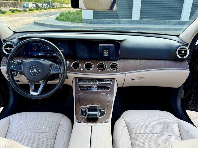 Срочная продажа авто Mercedes-Benz E-Class фото 3