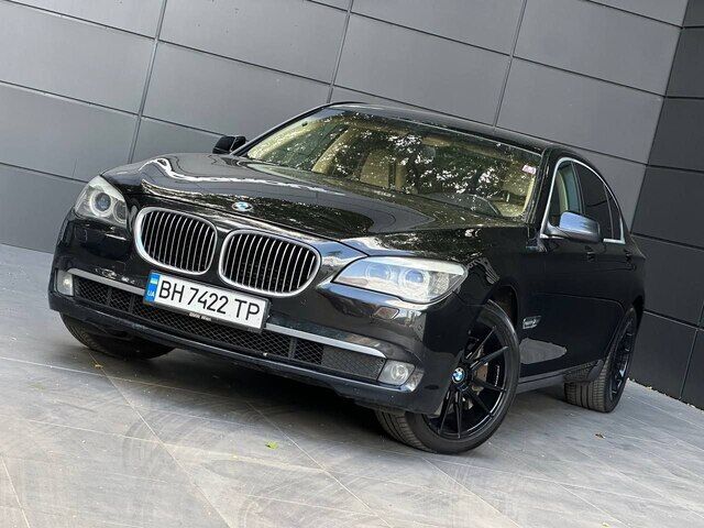 Срочная продажа авто BMW 750 Li фото 1