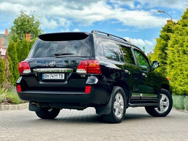 Срочная продажа авто Toyota Land Cruiser 200  фото 7