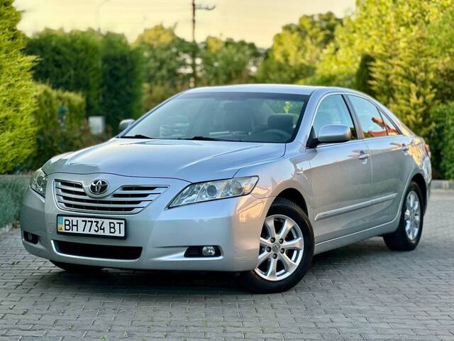 Срочная продажа авто Toyota Camry фото 1