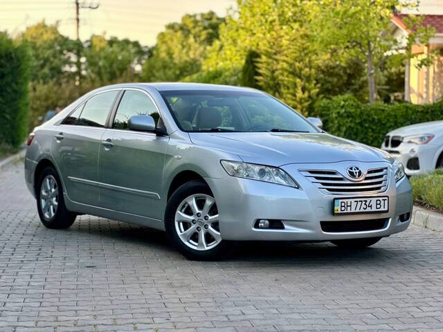 Срочная продажа авто Toyota Camry фото 4