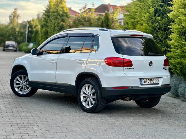 Срочная продажа авто Volkswagen Tiguan фото 5