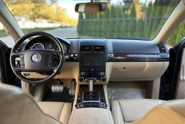 Срочная продажа авто Volkswagen Toureg фото 6