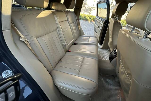 Срочная продажа авто Volkswagen Toureg фото 4