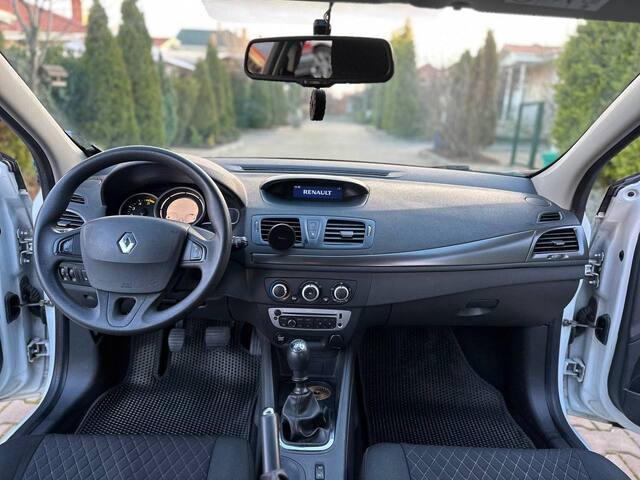 Срочная продажа авто Renault Megane фото 6