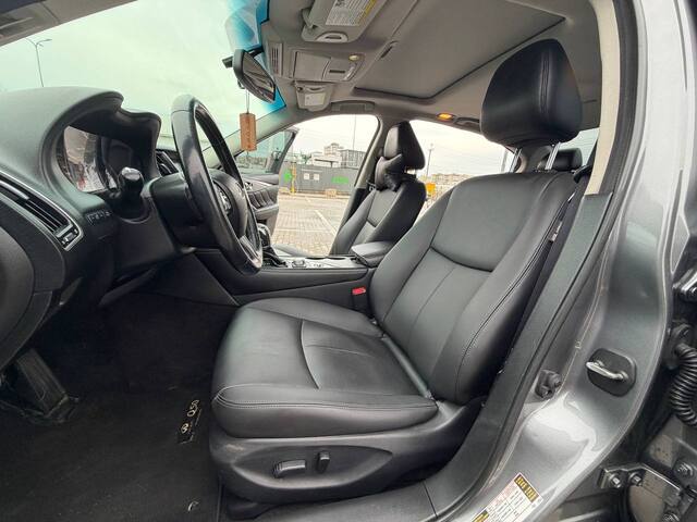 Срочная продажа авто Infiniti Q50 фото 4