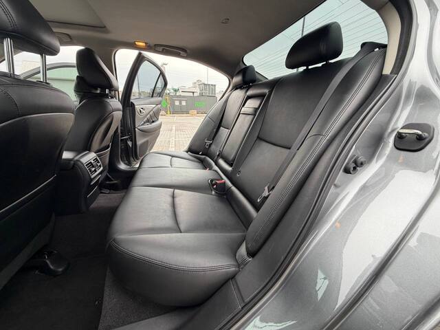 Срочная продажа авто Infiniti Q50 фото 2