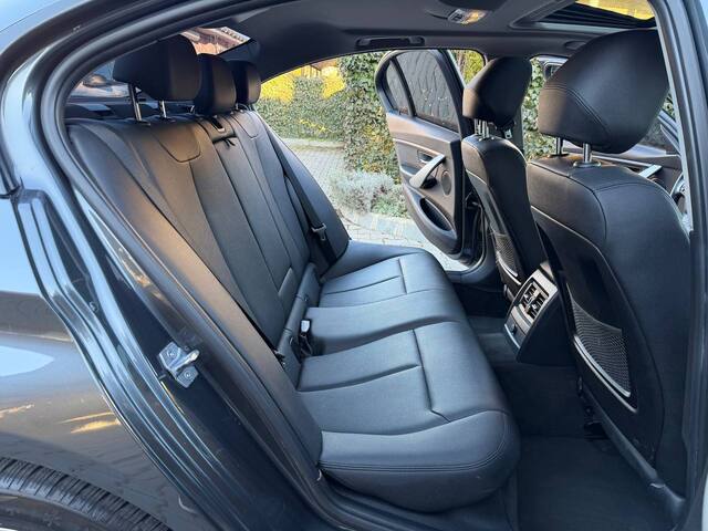 Срочная продажа авто BMW 3 Series фото 6