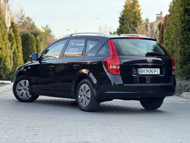 Срочная продажа авто Kia Ceed фото 6