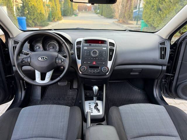 Срочная продажа авто Kia Ceed фото 3