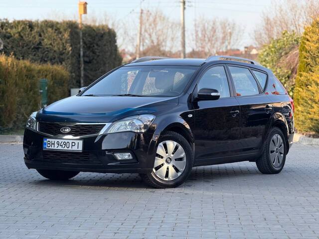 Срочная продажа авто Kia Ceed фото 2